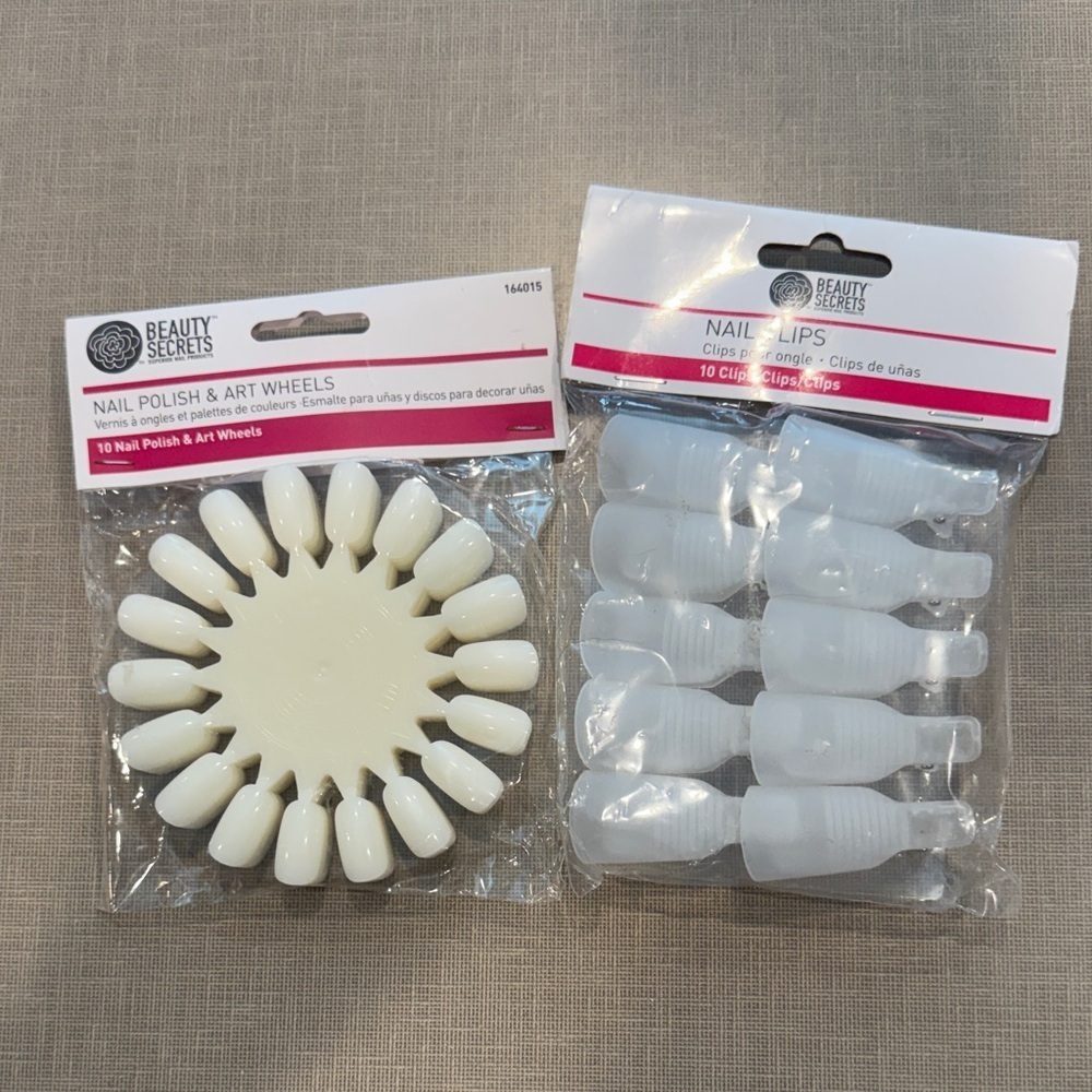 Nail Polish & Art Wheels and Clips Set - White